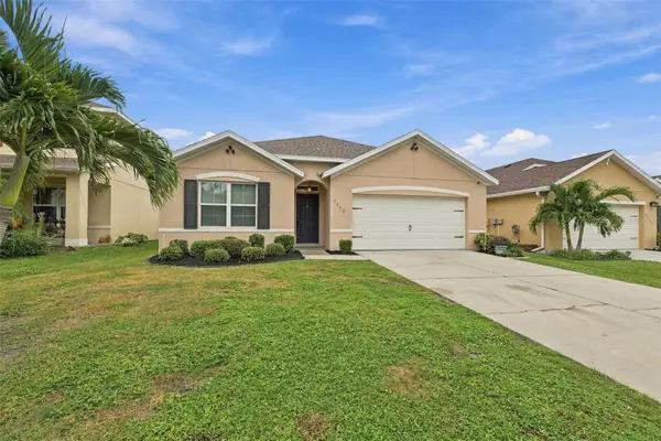 5213 11th Street E, BRADENTON, FL 34203