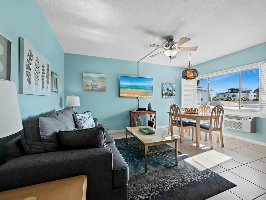 475 Benjamin Franklin Drive #215, Sarasota, FL 34236 - #3
