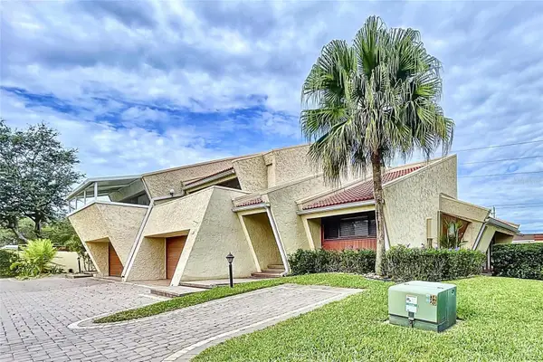 2 Casarena Court, WINTER HAVEN, FL 33881