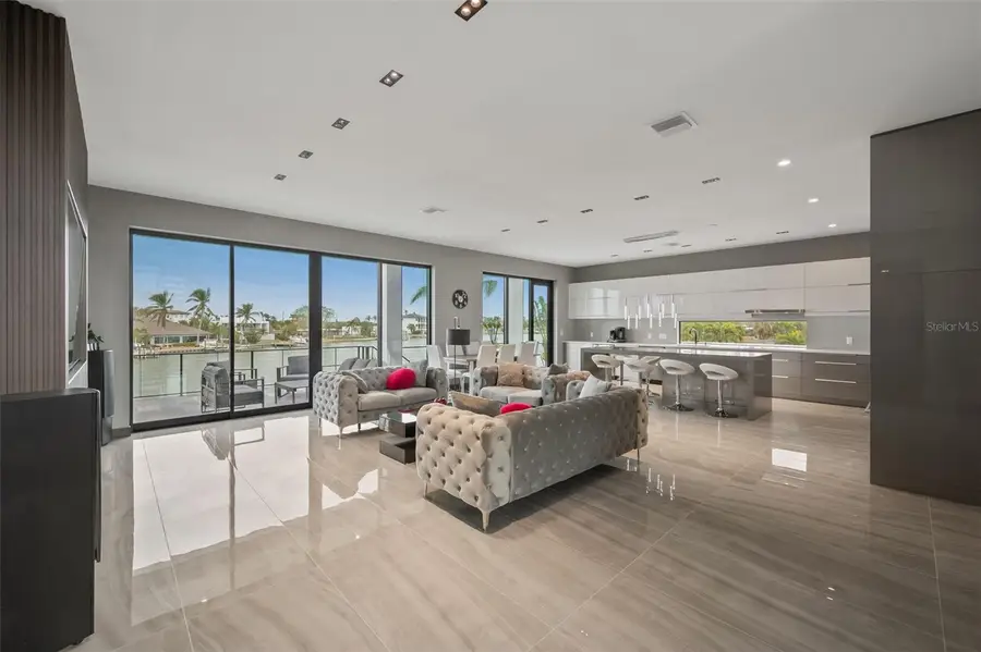 36 Dolphin Drive, Treasure Island, FL 33706 - Image #3