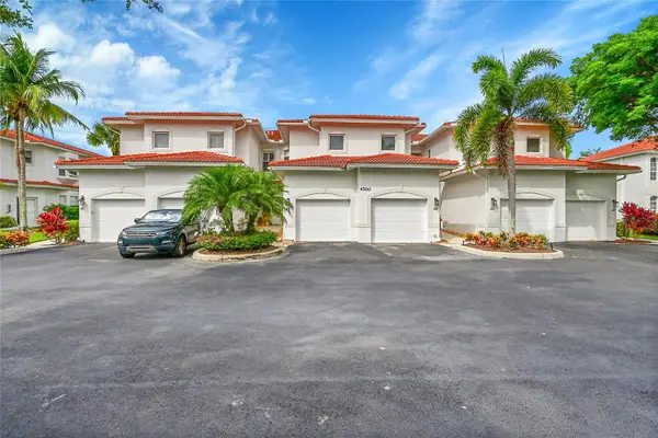 Address Withheld By Seller, NAPLES, FL 34112