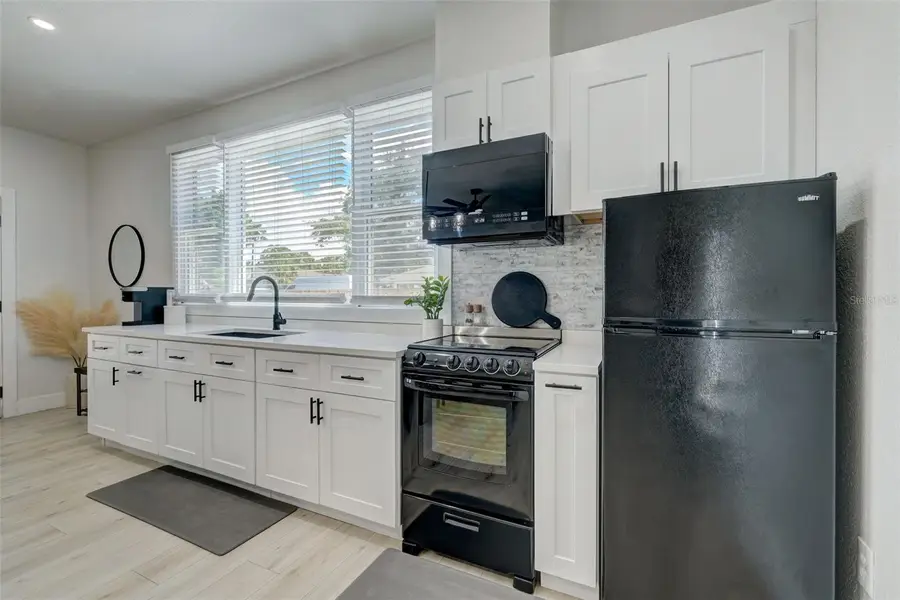 3030 Ashton Road, Sarasota, FL 34231 - Image #3