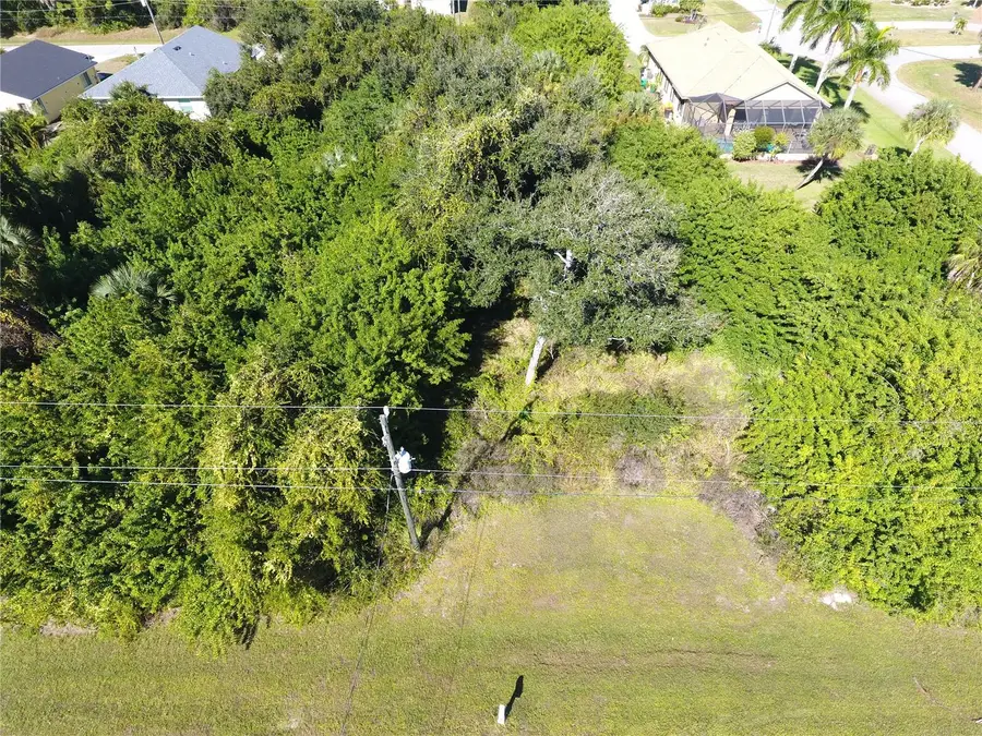 394 Albatross Road, Rotonda West, FL 33947 - Image #3
