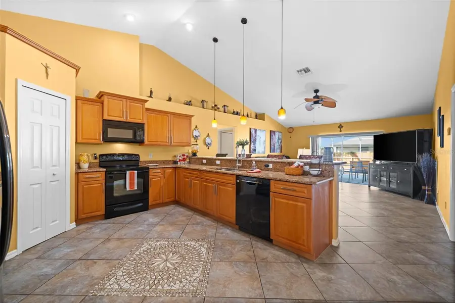 121 NE 11th Terrace, Cape Coral, FL 33909 - Image #2