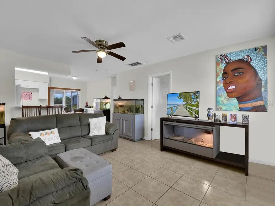 733/735 Gilbert Avenue S, Lehigh Acres, FL 33973 - Image #2