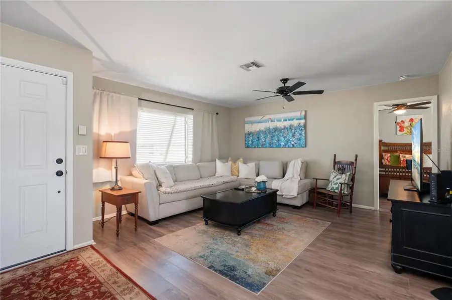 915 Fairfax Terrace Nw, Port Charlotte, FL 33948 - Image #3