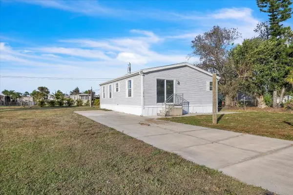 2610 Clyde Avenue, PUNTA GORDA, FL 33950