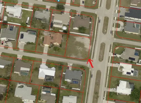 627 SE 22nd Terrace, CAPE CORAL, FL 33990