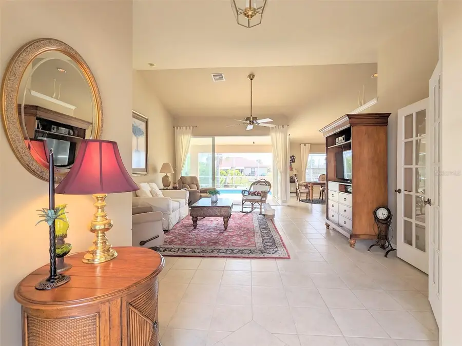 546 SE 4th Street, Cape Coral, FL 33990 - #2