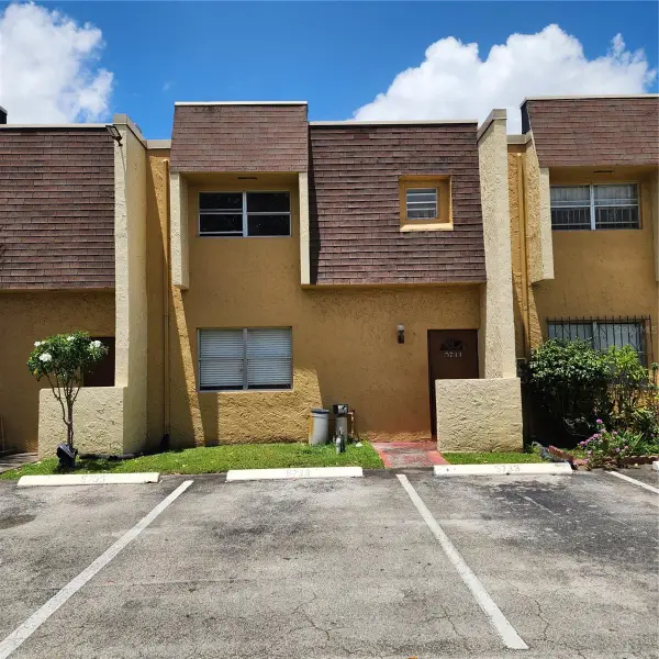 5733 Blueberry Court #119, LAUDERHILL, FL 33313