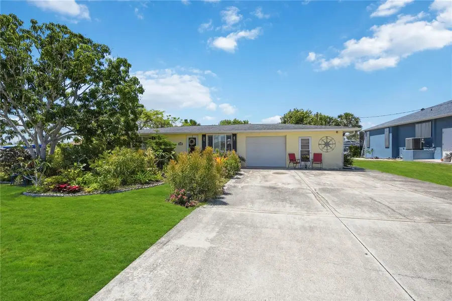 885 E 3rd Street, Englewood, FL 34223 - #2