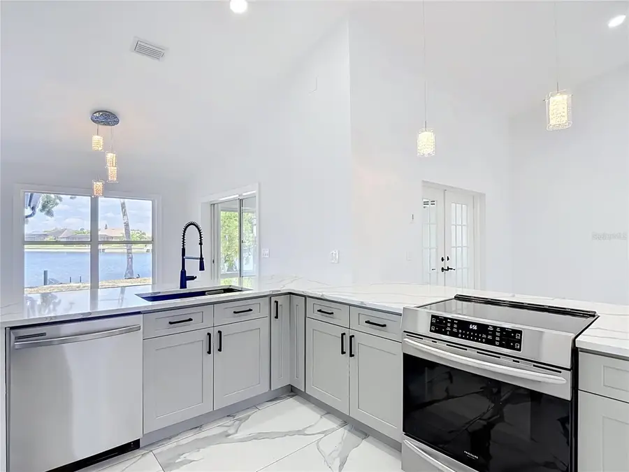 2503 Aviation Parkway, Cape Coral, FL 33904 - #2