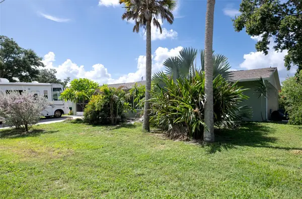 21239 Cottonwood Avenue, PORT CHARLOTTE, FL 33952