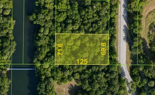 527 Ravenswood Boulevard, PORT CHARLOTTE, FL 33954