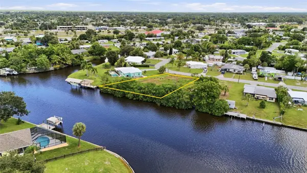 213 Waterway Circle Ne, PORT CHARLOTTE, FL 33952