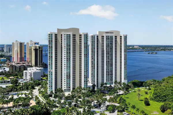 3000 Oasis Grand Boulevard #1007, FORT MYERS, FL 33916