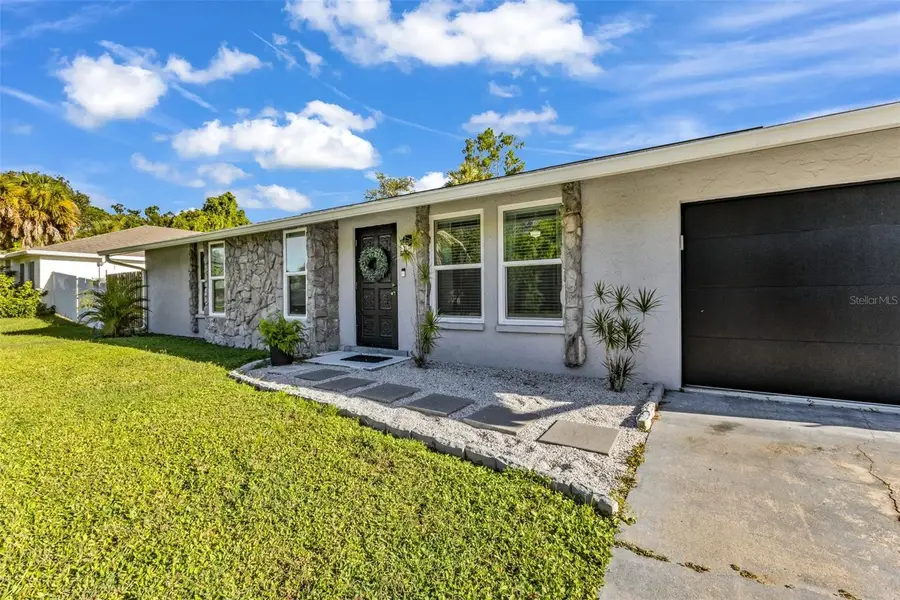 2562 Lakeshore Circle, Port Charlotte, FL 33952 - #2