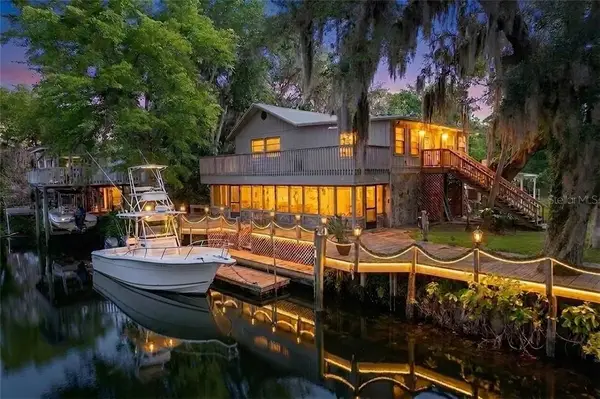 11590 N Kayak Point, Inglis, FL 34449