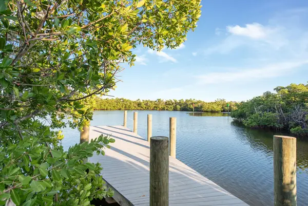 300 E Bay Heights Avenue, ENGLEWOOD, FL 34223
