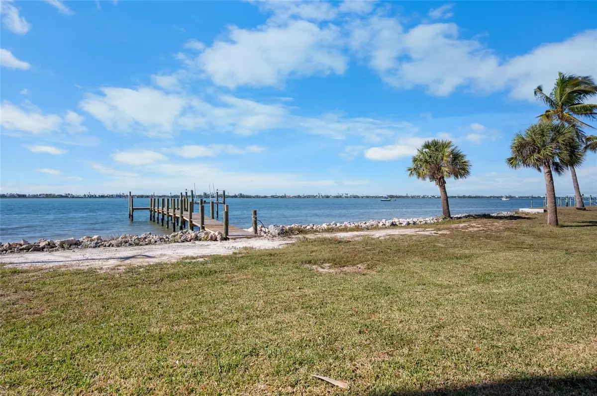 918 Edgewater Drive, Englewood, FL 34223 - Image #1