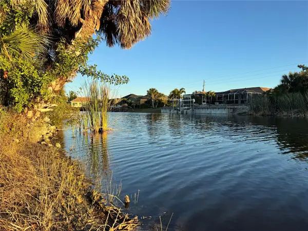 15512 Lakeland Circle, PORT CHARLOTTE, FL 33981