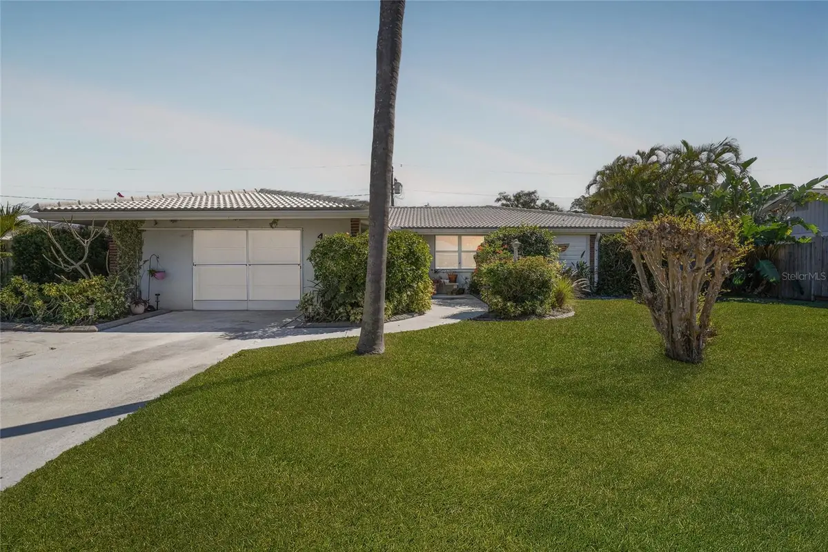417 Crane Road, Venice, FL 34293 - #1