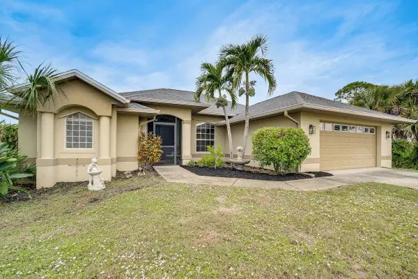 289 W Pine Valley Lane, ROTONDA WEST, FL 33947