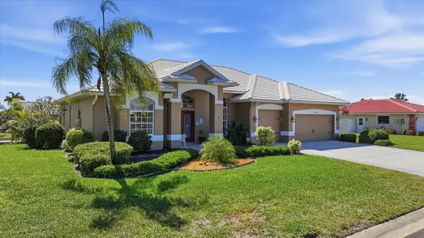 324 Oakwood Circle, ENGLEWOOD, FL 34223