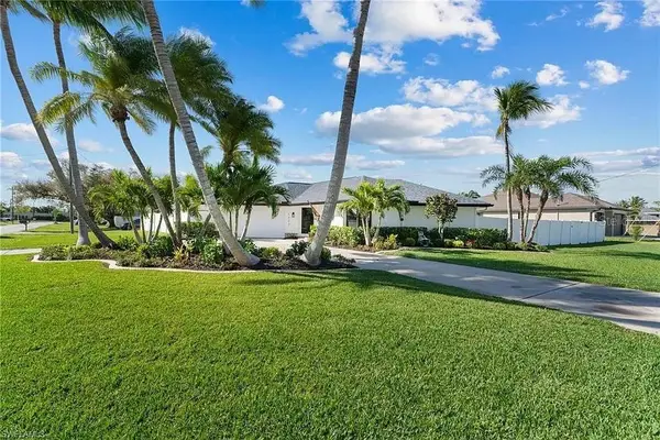 1923 SE 26th Street, CAPE CORAL, FL 33904