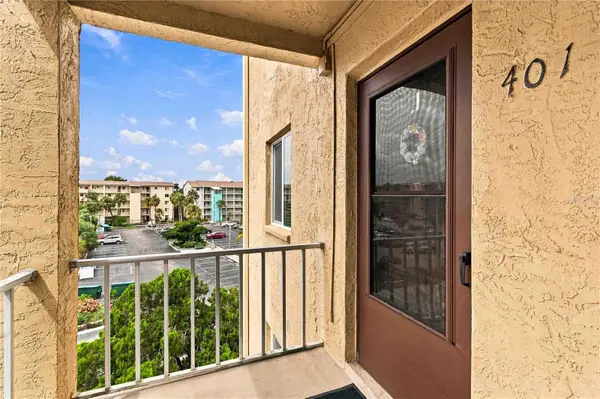 3617 Lake Bayshore Drive #401, BRADENTON, FL 34205
