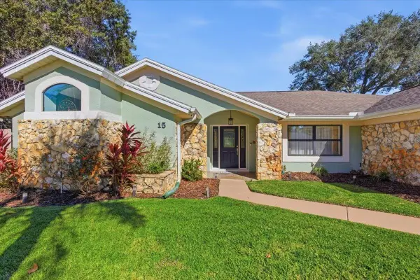 15 Wendover Lane, PALM COAST, FL 32164