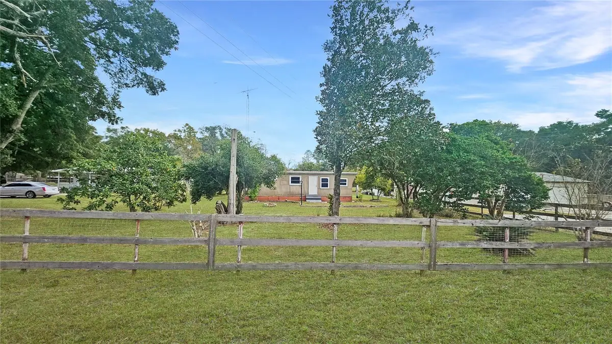 11455 SE Highway 464c, Ocklawaha, FL 32179 - Image #1