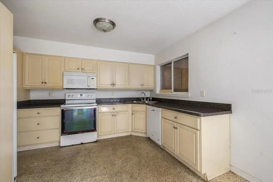 875 Valencia Road, South Daytona, FL 32119 - #2