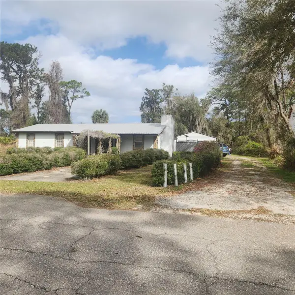 102 Eberhard Avenue, PALATKA, FL 32177