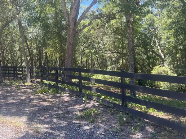 1425 Renbar Road, DE LEON SPRINGS, FL 32130