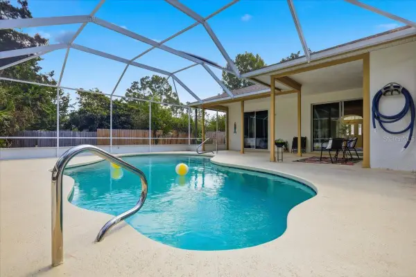 4 Westglen Place, PALM COAST, FL 32164