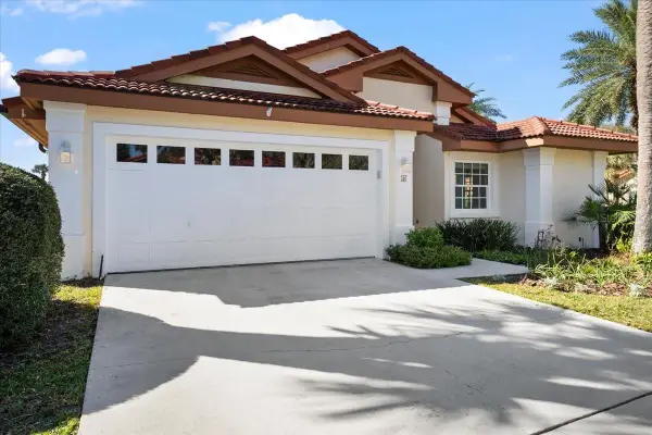 2 San Pablo Court, PALM COAST, FL 32137