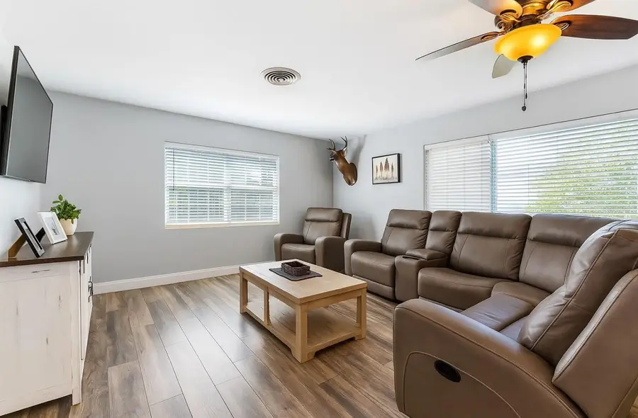 15836 Wilson Parrish Road, Umatilla, FL 32784 - Image #2