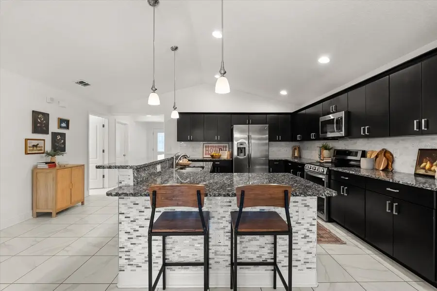 30433 Island Club Drive, Tavares, FL 32778 - Image #3