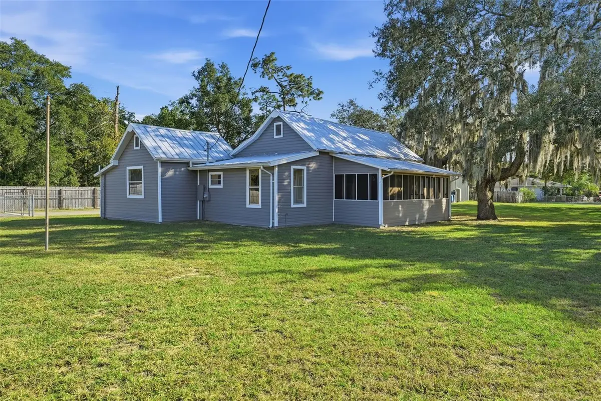 19402 E 5th Street, Umatilla, FL 32784 - Image #1