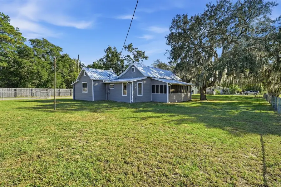 19402 E 5th Street, Umatilla, FL 32784 - Image #2
