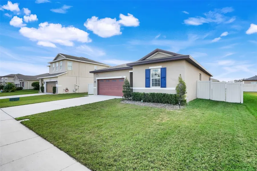 2330 Wadeview Loop, Saint Cloud, FL 34769 - Image #3