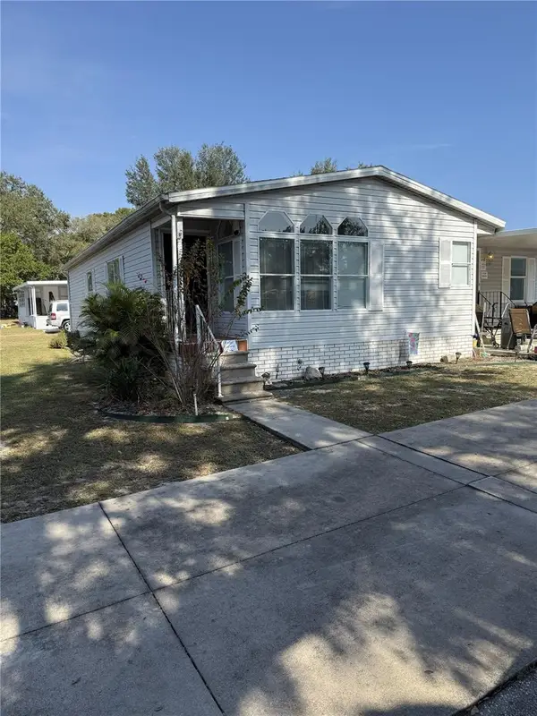 36832 Wilmington Road, FRUITLAND PARK, FL 34731