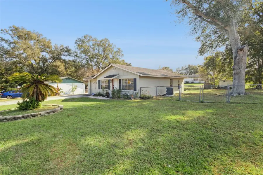 314 E Primrose Lane, Lady Lake, FL 32159 - Image #2
