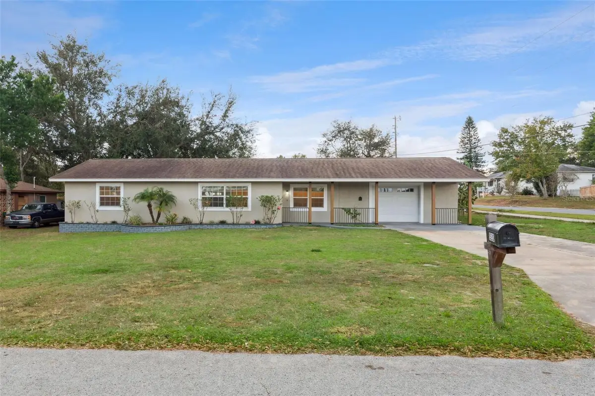 520 W Charlotte Avenue, Eustis, FL 32726 - Image #1