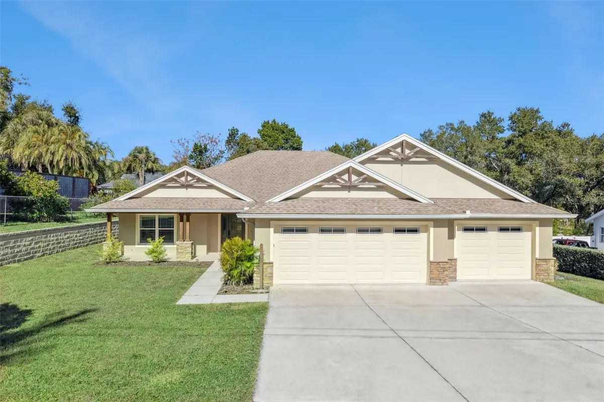 120 E Croton Way, Howey In The Hills, FL 34737 - Image #1