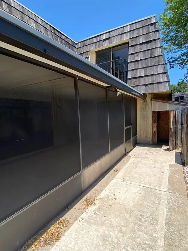 1004 Royal Oak Boulevard, LEESBURG, FL 34748