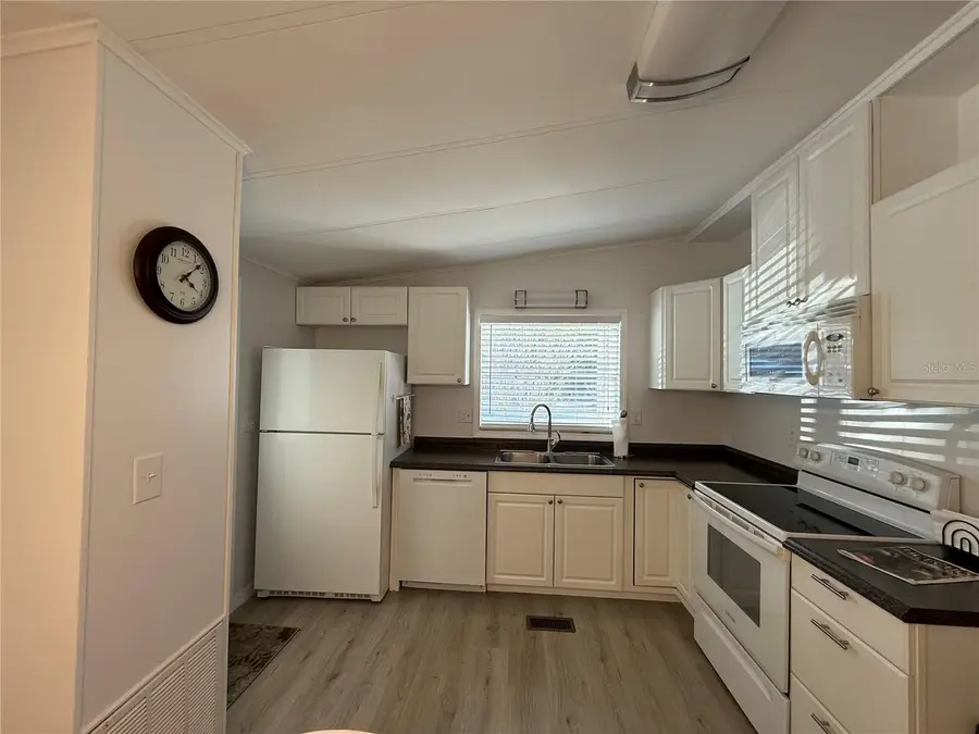 102 Robin Lane, Wildwood, FL 34785 - Image #2