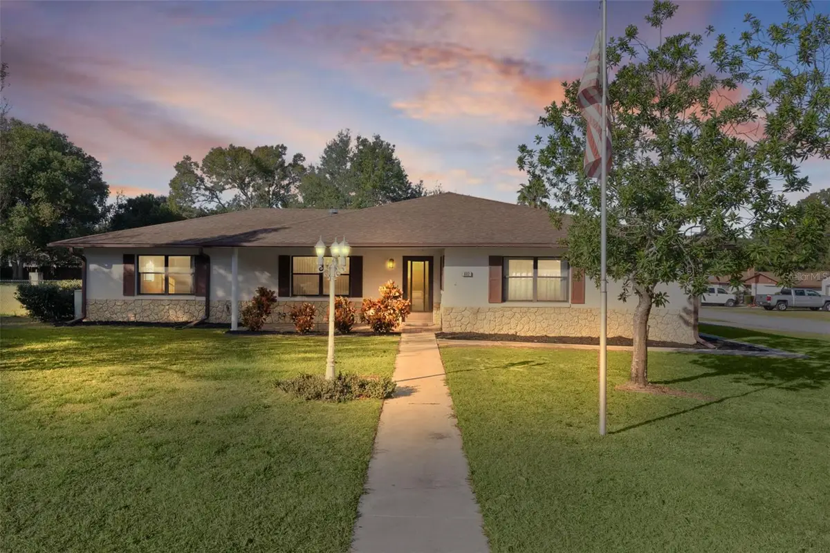 602 Fourth Avenue, Lady Lake, FL 32159 - Image #1