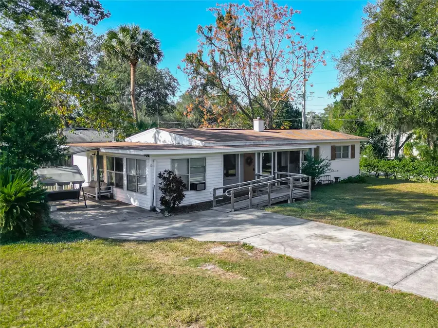 114 Park Avenue, Fruitland Park, FL 34731 - Image #2